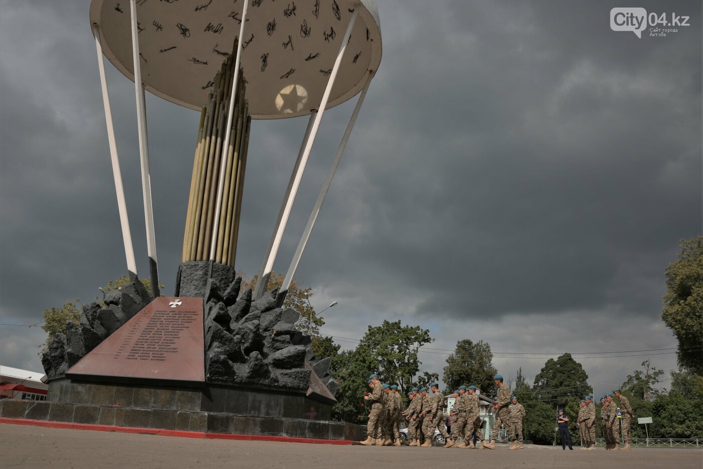 Памятник десантникам в Пскове