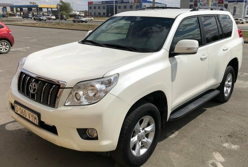 Едем на toyota land cruiser prado белая т913нр750
