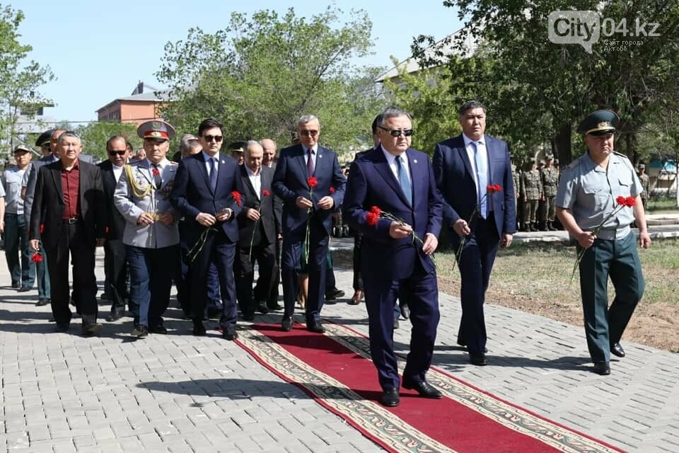 Ақтөбеліктер лаңкестік шабуылда қаза тапқан әскери қызметш..., фото-4 Ақтөбеліктер лаңкестік шабуылда қаза тапқан әскери қызметшілерді еске алды, фото-4