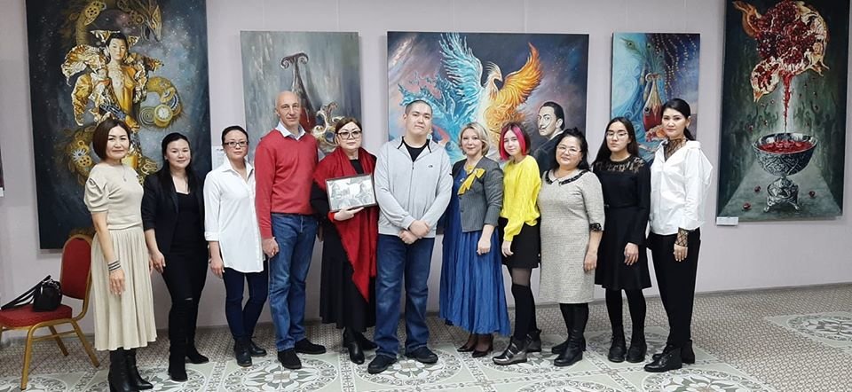 В галерее ArtLab чествовали юных художников В галерее ArtLab чествовали юных художников