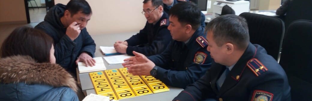 В первый день акции по регистрации машин с иноучетом никто в Актобе... В первый день акции по регистрации машин с иноучетом никто в Актобе не зарегистрировался, Васильева Марина